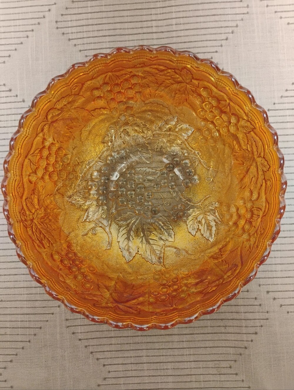 Vintage Imperial Carnival Glass Marigold Bowl Grape And Leaf Pattern Iridescent